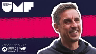 Blog_From_pitch_to_profit_how_Gary_Neville-can_help_you-score-big_in_business